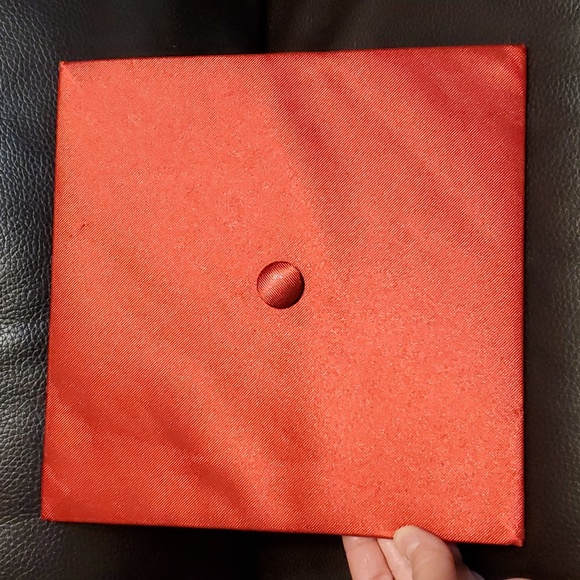 Red Graduation Cap Herff Jones SURE FIT - Picture 2 of 4